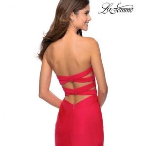 LA FEMME Red Strapless Open Back Formal Dress